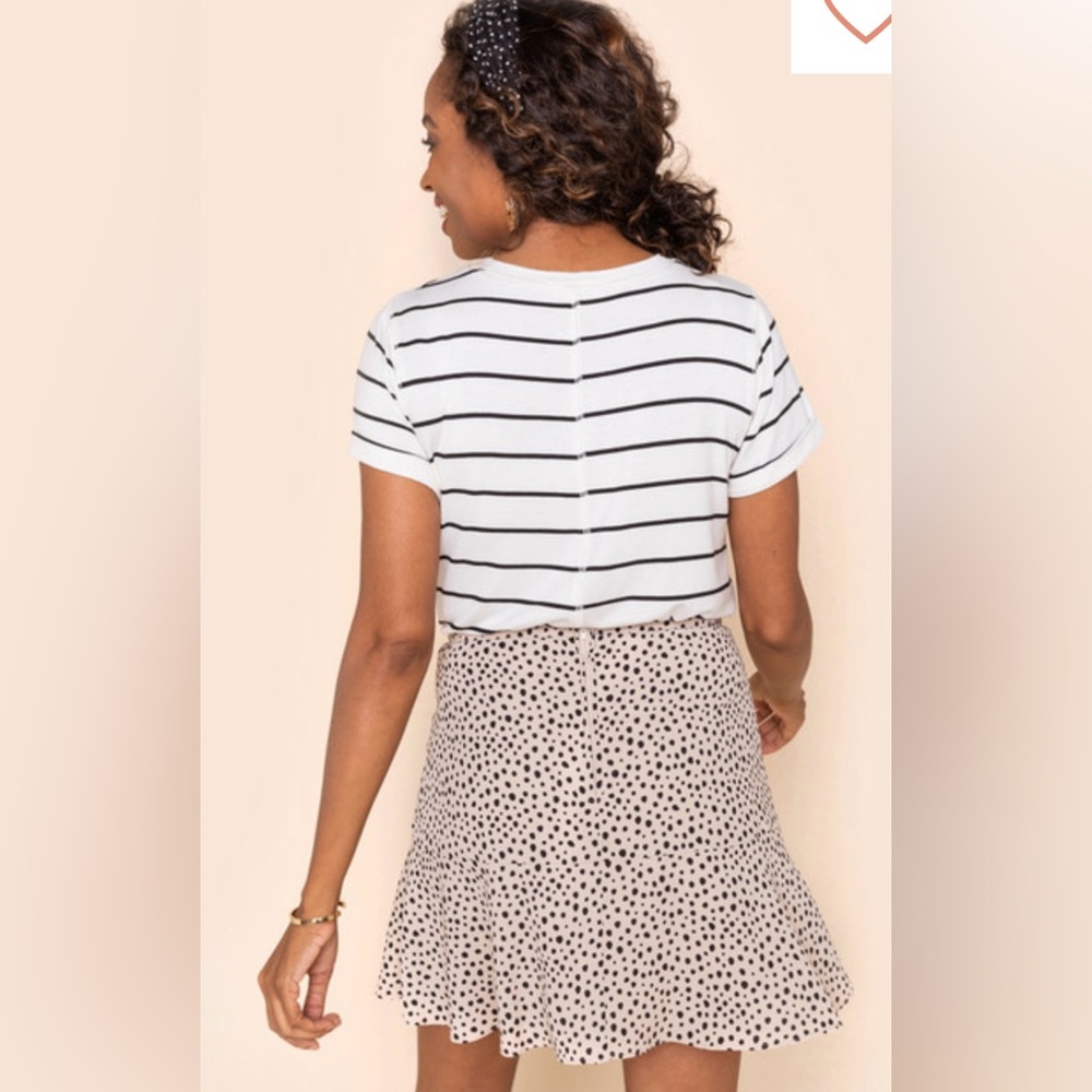 Francesca’s - Ruffled Mini Skirt - Picture 2 of 10